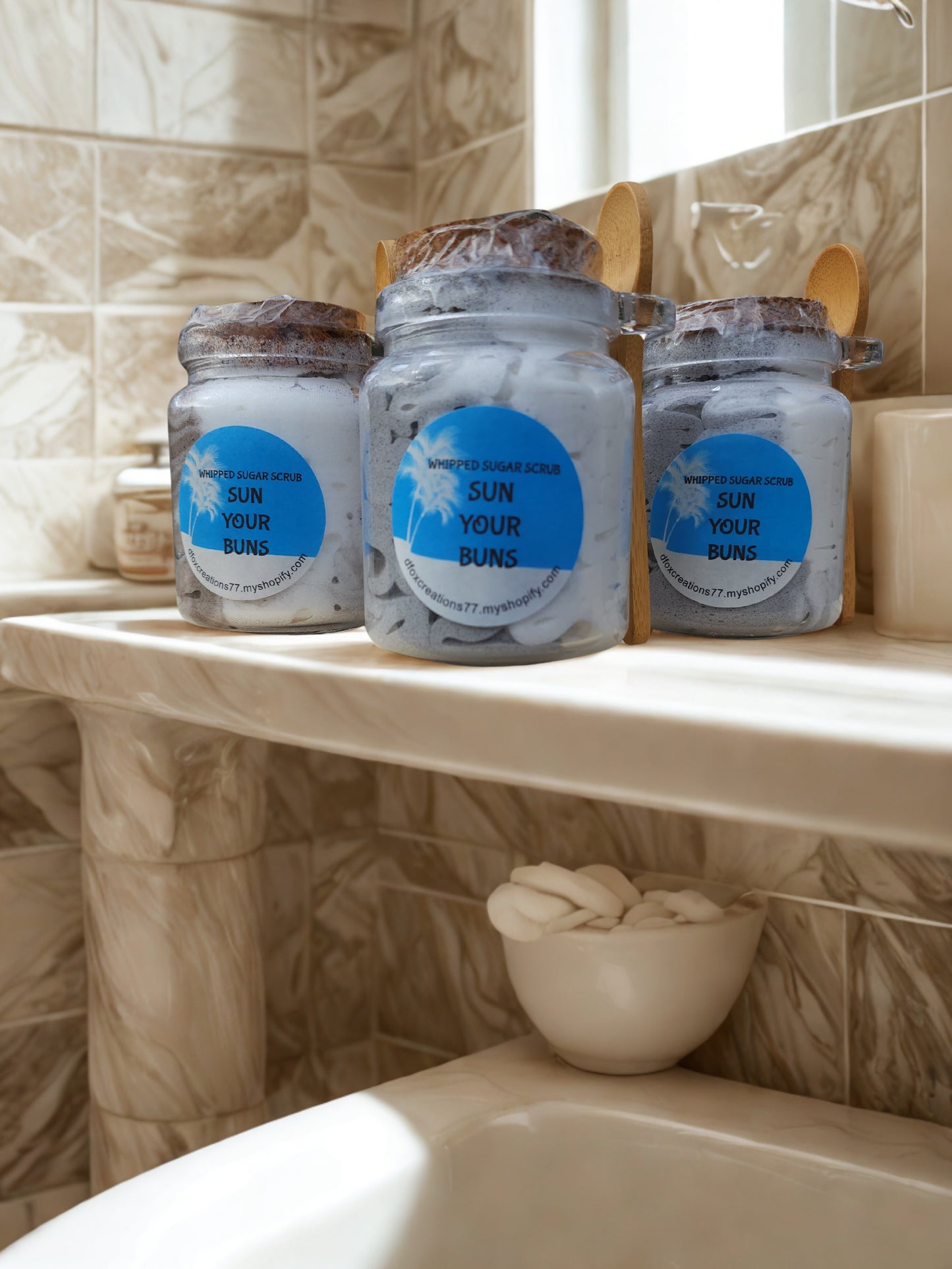 SUGAR SCRUB SUN YOUR BUNS